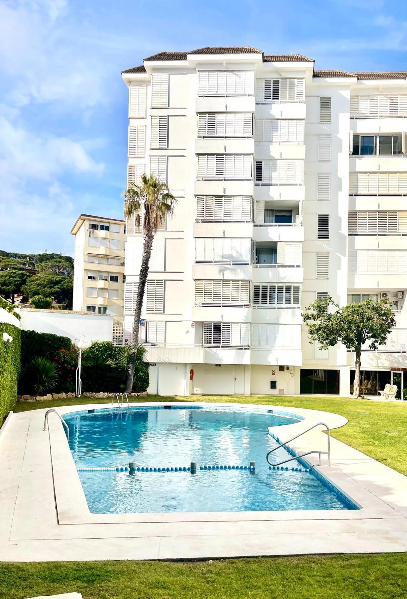 Seahomes Vacations, La Mer Bleue, Beach&Pool, Pk, Full Equipped In Fenals Beach 滨海略雷特 外观 照片